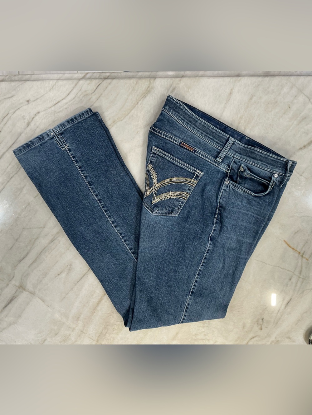 Wrangler Q-Baby Women's Bootcut Jeans with Embroidered Back Pocket & Notched Hem